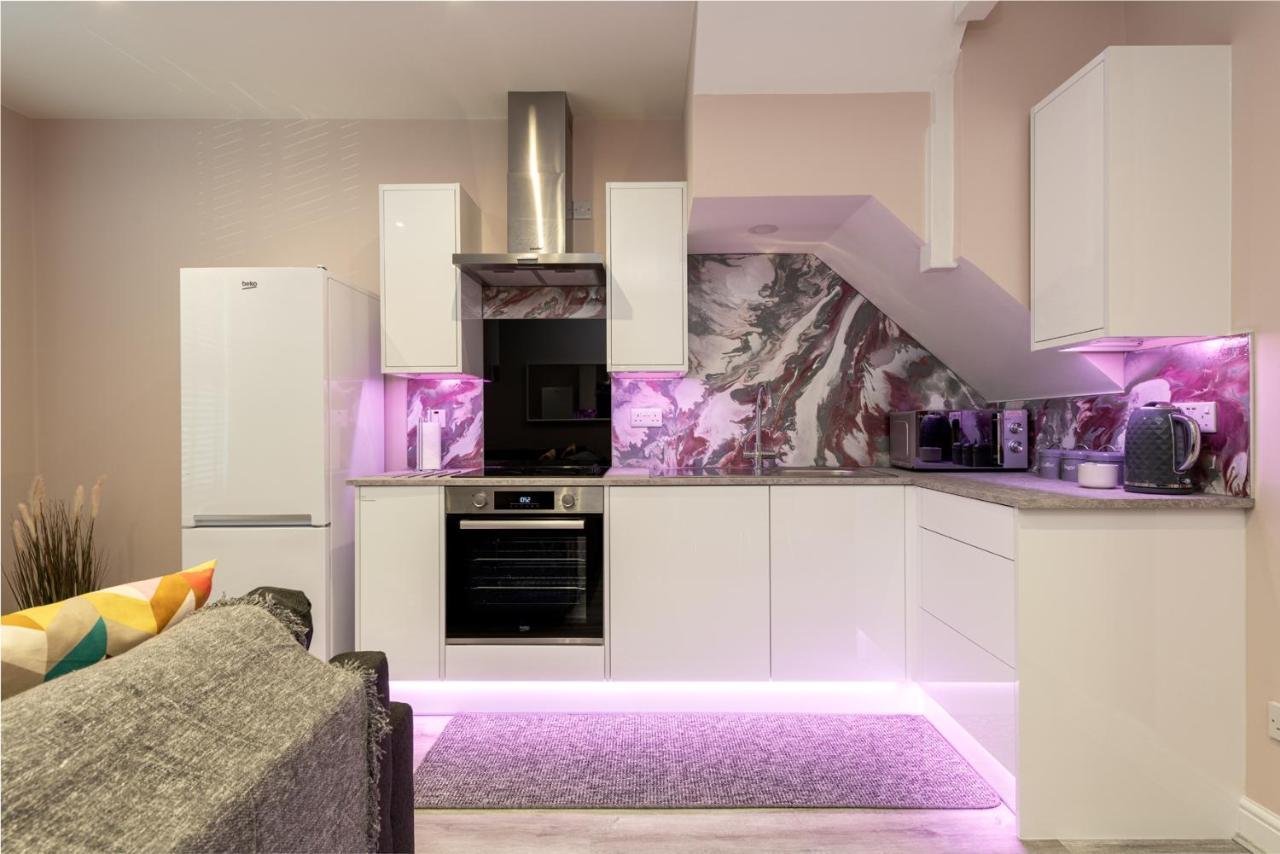 Cool, Calm & Contractor-Approved - Summer Stays Open - Apartment D Gillingham (Kent) Exterior foto