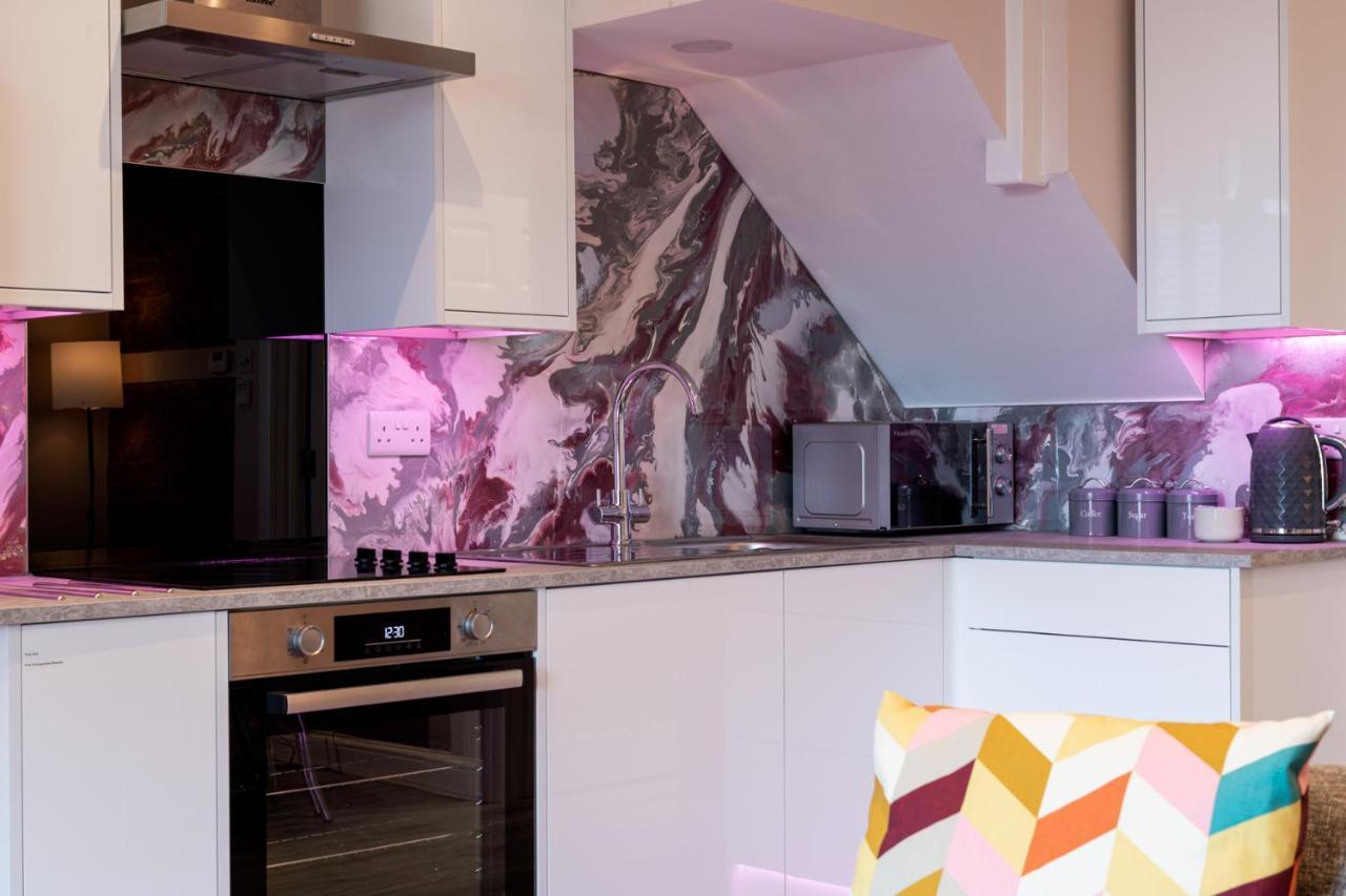 Cool, Calm & Contractor-Approved - Summer Stays Open - Apartment D Gillingham (Kent) Exterior foto